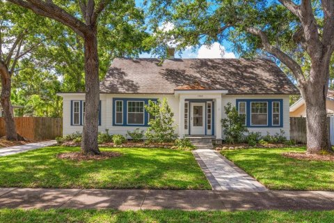 House in Clearwater, Florida 4 bedrooms, 180.6 sq.m. № 1643107 - photo 1
