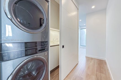 Купить таунхаус в Майами, Флорида 7 комнат, 246.66м2, № 2047473 - фото 19