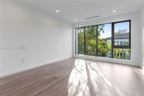 Купить таунхаус в Майами, Флорида 7 комнат, 246.66м2, № 2047473 - фото 7