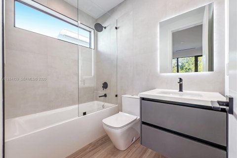 Купить таунхаус в Майами, Флорида 7 комнат, 246.66м2, № 2047473 - фото 17