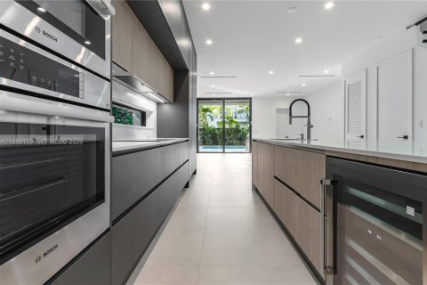 Купить таунхаус в Майами, Флорида 7 комнат, 246.66м2, № 2047473 - фото 5