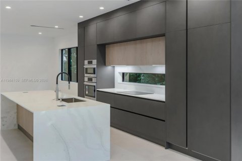 Купить таунхаус в Майами, Флорида 7 комнат, 246.66м2, № 2047473 - фото 4