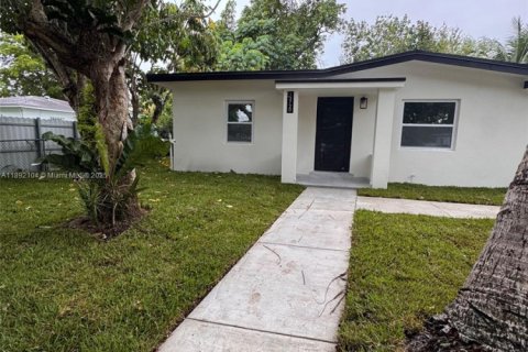 Casa en venta en North Miami, Florida, 3 dormitorios, 99.87 m2 № 1946353 - foto 7