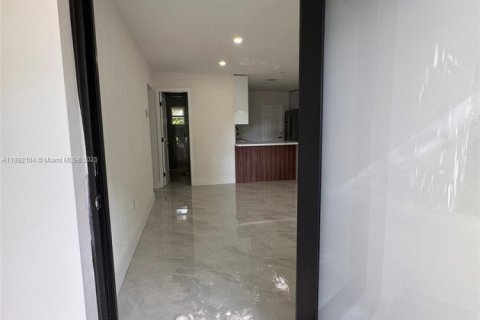 Casa en venta en North Miami, Florida, 3 dormitorios, 99.87 m2 № 1946353 - foto 13