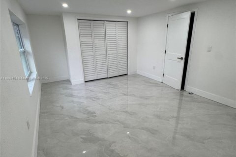 Casa en venta en North Miami, Florida, 3 dormitorios, 99.87 m2 № 1946353 - foto 27