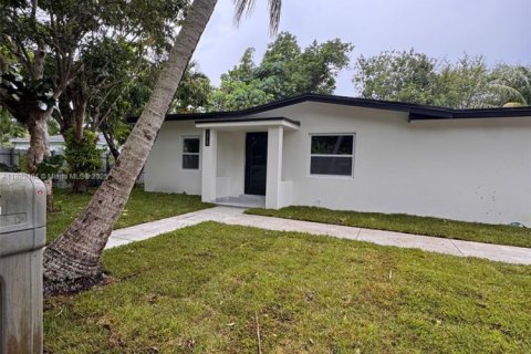 Casa en venta en North Miami, Florida, 3 dormitorios, 99.87 m2 № 1946353 - foto 4