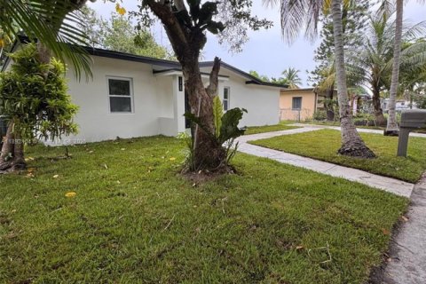 Casa en venta en North Miami, Florida, 3 dormitorios, 99.87 m2 № 1946353 - foto 6