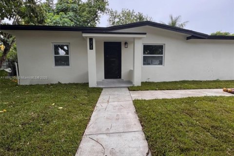 Casa en venta en North Miami, Florida, 3 dormitorios, 99.87 m2 № 1946353 - foto 8