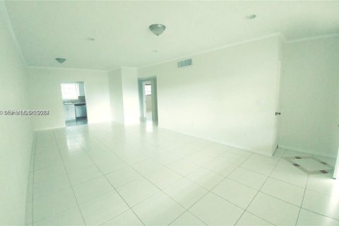 Appartement à louer à Hallandale Beach, Floride: 2 chambres, 101.26 m2 № 2064959 - photo 7