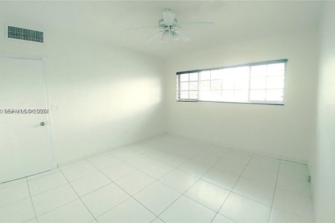 Appartement à louer à Hallandale Beach, Floride: 2 chambres, 101.26 m2 № 2064959 - photo 5