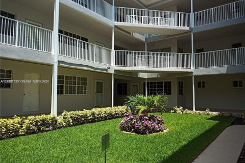 Appartement à louer à Hallandale Beach, Floride: 2 chambres, 101.26 m2 № 2064959 - photo 8