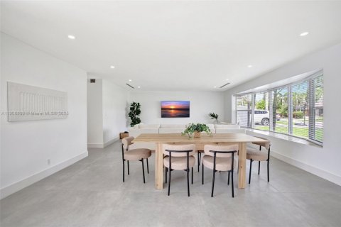 Villa ou maison à vendre à Fort Lauderdale, Floride: 3 chambres, 190.26 m2 № 1964683 - photo 4