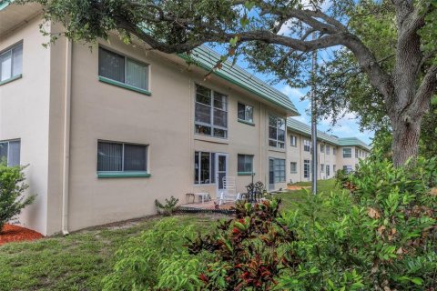 Condominio en venta en Clearwater, Florida, 2 dormitorios, 73.39 m2 № 1837786 - foto 5
