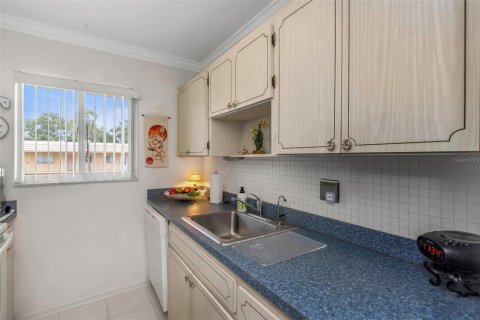 Condominio en venta en Clearwater, Florida, 2 dormitorios, 73.39 m2 № 1837786 - foto 11
