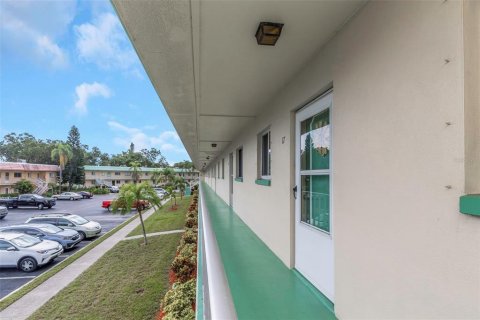 Condominio en venta en Clearwater, Florida, 2 dormitorios, 73.39 m2 № 1837786 - foto 4
