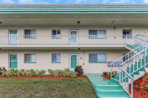 Condominio en venta en Clearwater, Florida, 2 dormitorios, 73.39 m2 № 1837786 - foto 2