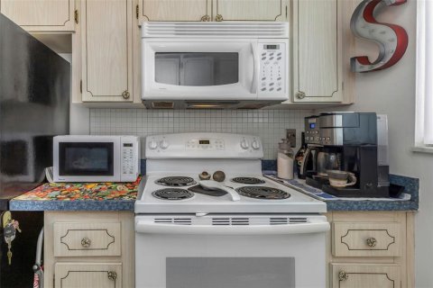 Condominio en venta en Clearwater, Florida, 2 dormitorios, 73.39 m2 № 1837786 - foto 8