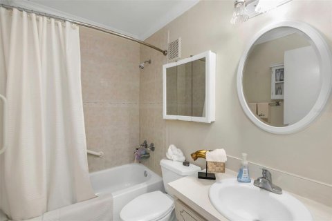 Condominio en venta en Clearwater, Florida, 2 dormitorios, 73.39 m2 № 1837786 - foto 13