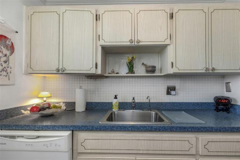 Condominio en venta en Clearwater, Florida, 2 dormitorios, 73.39 m2 № 1837786 - foto 9