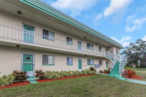 Condominio en venta en Clearwater, Florida, 2 dormitorios, 73.39 m2 № 1837786 - foto 3