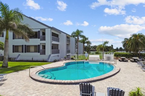 Condo in Ruskin, Florida, 2 bedrooms  № 1879714 - photo 20