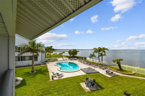 Condo in Ruskin, Florida, 2 bedrooms  № 1879714 - photo 5