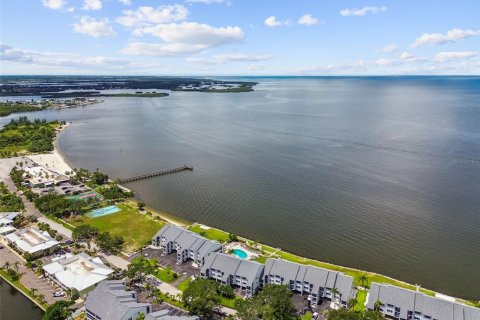 Condo in Ruskin, Florida, 2 bedrooms  № 1879714 - photo 15