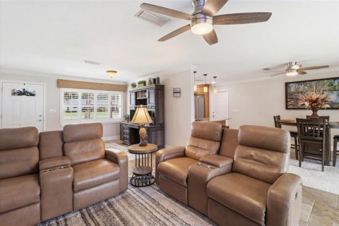 House in Crystal River, Florida 2 bedrooms, 127.83 sq.m. № 2208421 - photo 9