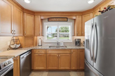 House in Crystal River, Florida 2 bedrooms, 127.83 sq.m. № 2208421 - photo 17