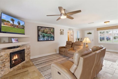 House in Crystal River, Florida 2 bedrooms, 127.83 sq.m. № 2208421 - photo 8