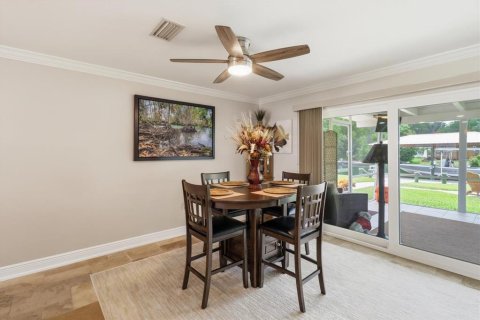 House in Crystal River, Florida 2 bedrooms, 127.83 sq.m. № 2208421 - photo 11