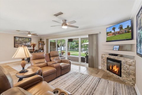 House in Crystal River, Florida 2 bedrooms, 127.83 sq.m. № 2208421 - photo 7