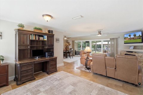 House in Crystal River, Florida 2 bedrooms, 127.83 sq.m. № 2208421 - photo 6