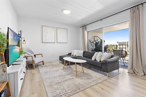 Condo in Miami, Florida, 1 bedroom  № 1980923 - photo 9