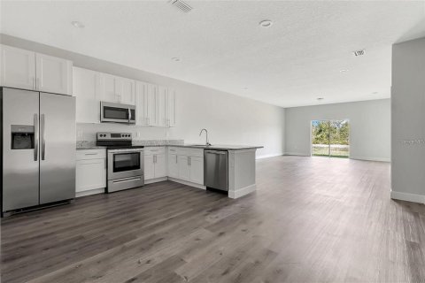 Apartment in Port Charlotte, Florida 3 bedrooms, 128.11 sq.m. № 1723140 - photo 3