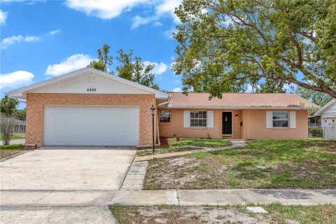 House in Orlando, Florida 3 bedrooms, 143.53 sq.m. № 2237366
