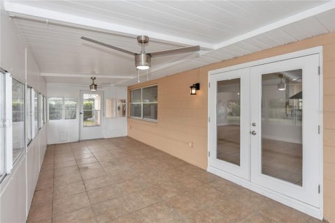 House in Orlando, Florida 3 bedrooms, 143.53 sq.m. № 2237366 - photo 21