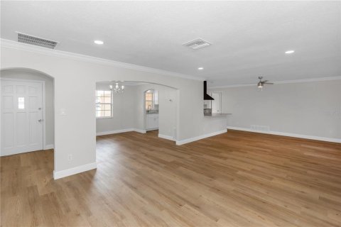 House in Orlando, Florida 3 bedrooms, 143.53 sq.m. № 2237366 - photo 3