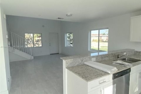 Touwnhouse à louer à Hollywood, Floride: 3 chambres № 1999620 - photo 5