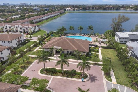 Townhouse in Miami, Florida 3 bedrooms, 122.63 sq.m. № 1952991 - photo 21