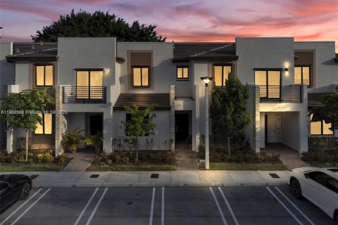 Townhouse in Miami, Florida 3 bedrooms, 122.63 sq.m. № 1952991 - photo 1