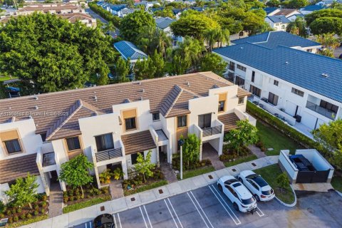 Townhouse in Miami, Florida 3 bedrooms, 122.63 sq.m. № 1952991 - photo 9