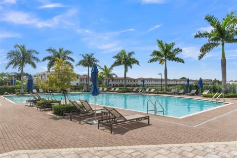 Townhouse in Miami, Florida 3 bedrooms, 122.63 sq.m. № 1952991 - photo 13