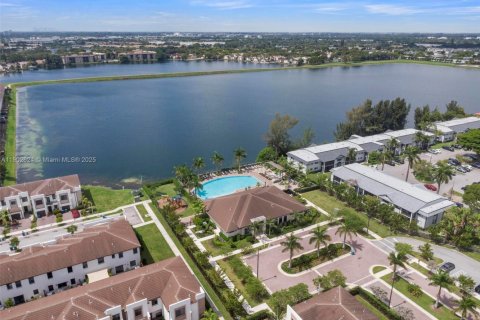 Townhouse in Miami, Florida 3 bedrooms, 122.63 sq.m. № 1952991 - photo 18