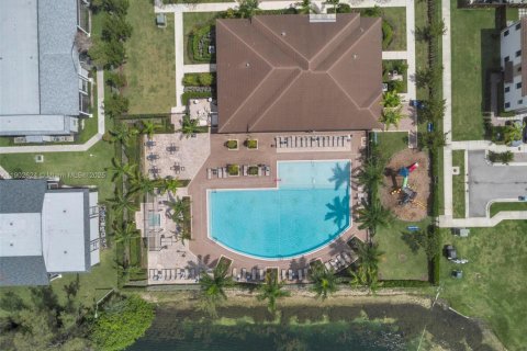 Townhouse in Miami, Florida 3 bedrooms, 122.63 sq.m. № 1952991 - photo 12