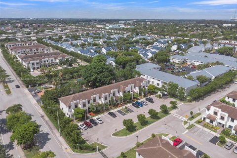 Townhouse in Miami, Florida 3 bedrooms, 122.63 sq.m. № 1952991 - photo 11