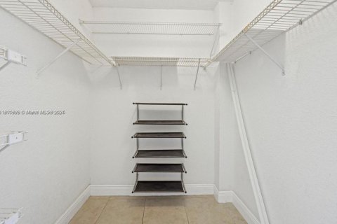 Copropriété à louer à Miami, Floride: 2 chambres, 116.41 m2 № 1963746 - photo 10