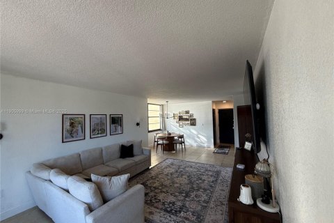 Copropriété à louer à Miami, Floride: 2 chambres, 116.41 m2 № 1963746 - photo 5