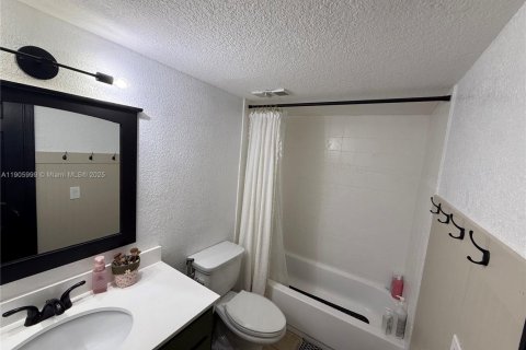 Copropriété à louer à Miami, Floride: 2 chambres, 116.41 m2 № 1963746 - photo 11