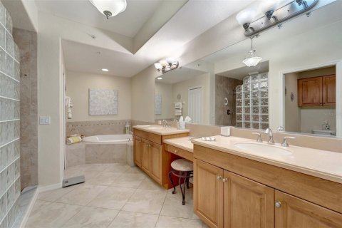Condo in Venice, Florida, 2 bedrooms  № 1807019 - photo 20